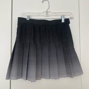 Black and white pleated skirt - American Apparel